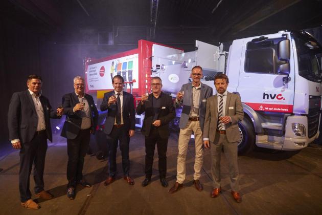 VDL presents first electric vehicles for waste collection